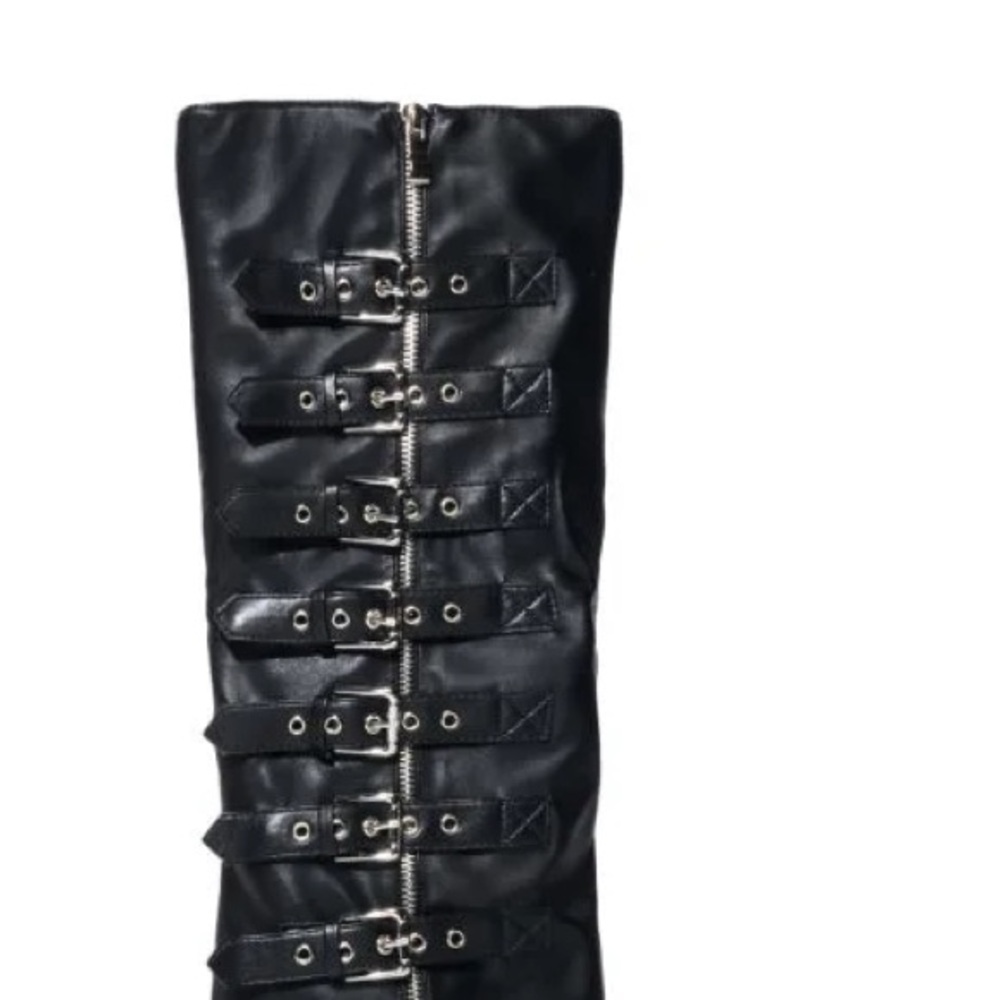 BUCKLE DETAIL WEDGE BOOT